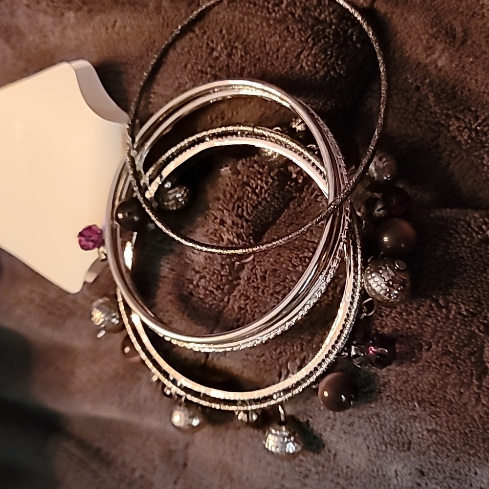 Color 4 Bracelets - Picture 2 of 3